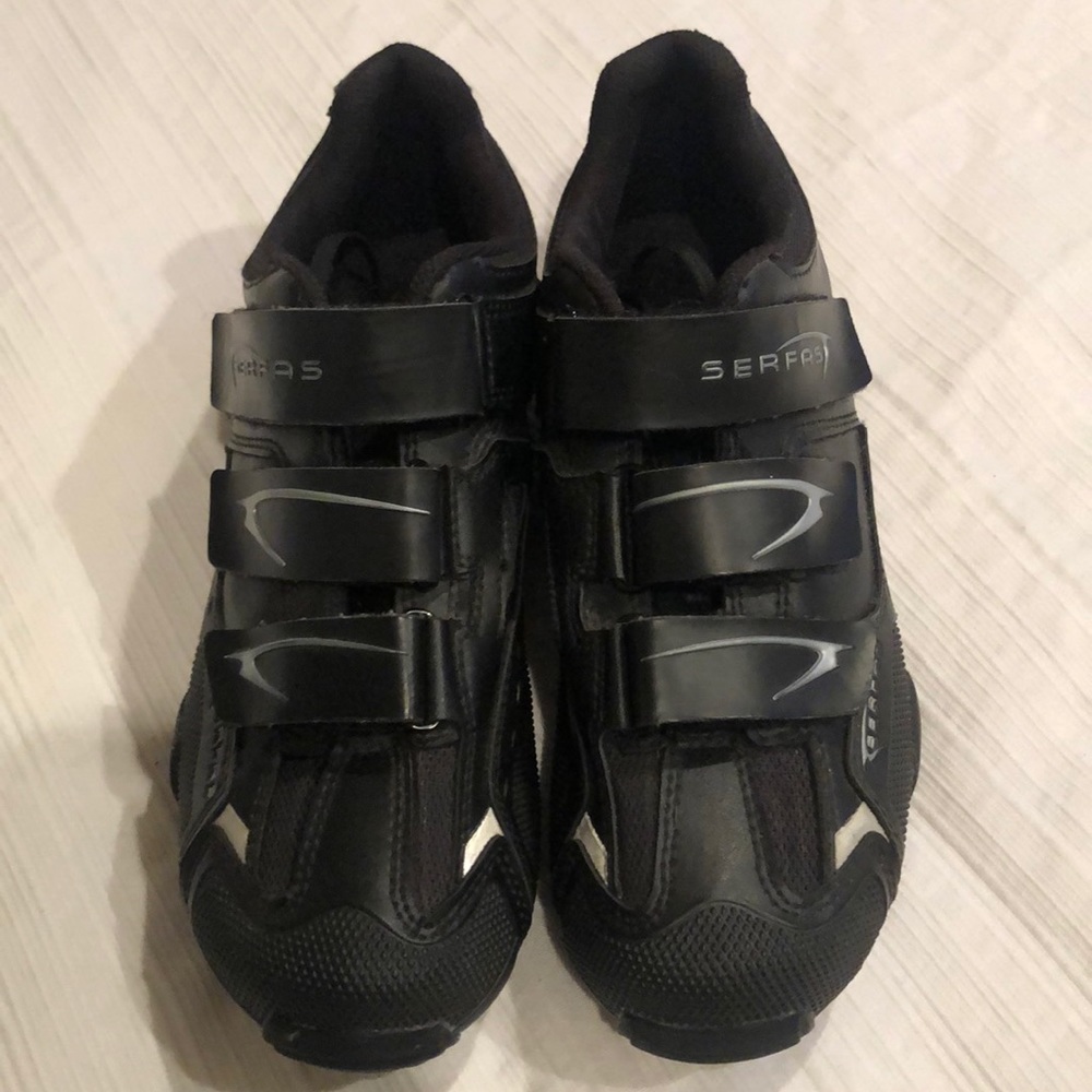 Serfas black indoor/outdoor cycling shoes